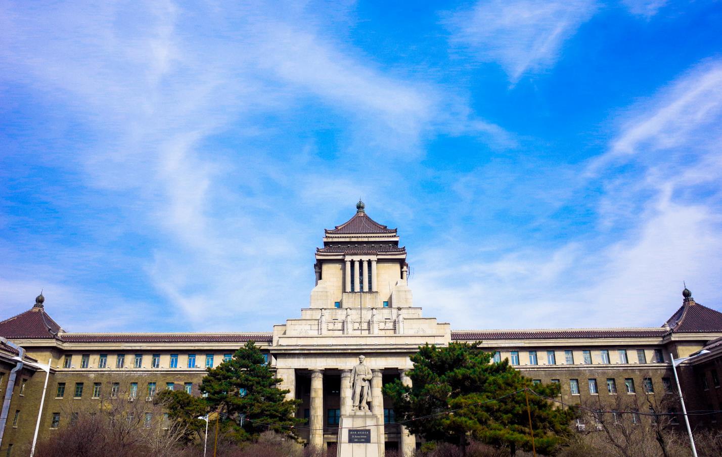 新民校区夏景