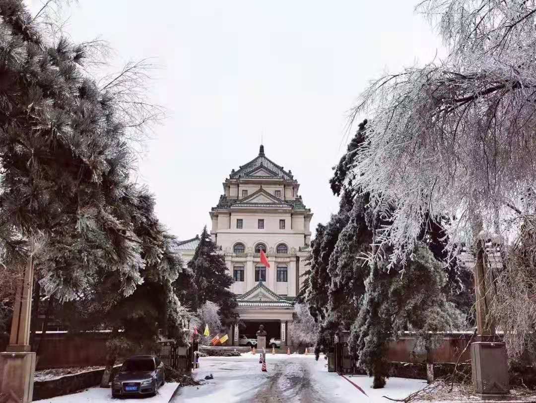 新民校区冬景